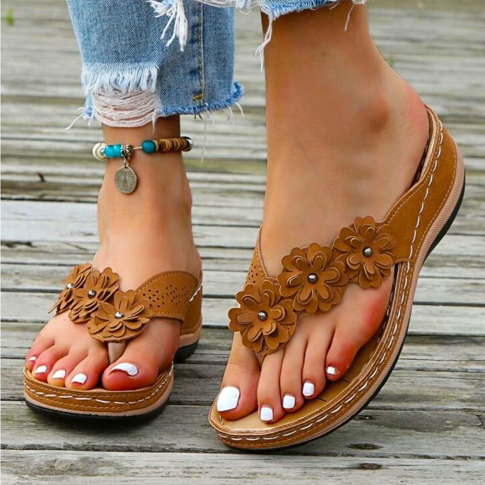 Super comfy NWBag Flower 🌸 Thong Sandals